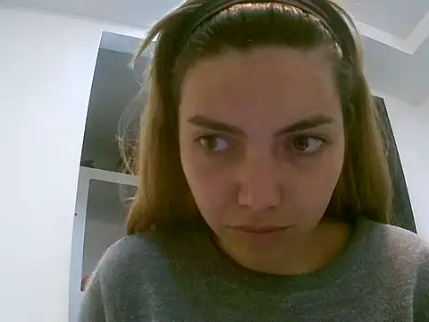 VittoriaTaylor online show from February 19, 4:04 pm