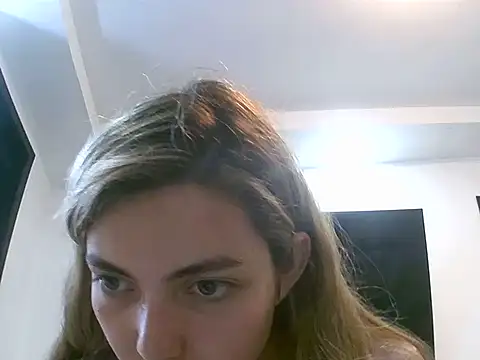 VittoriaTaylor online show from April 27, 10:30 pm