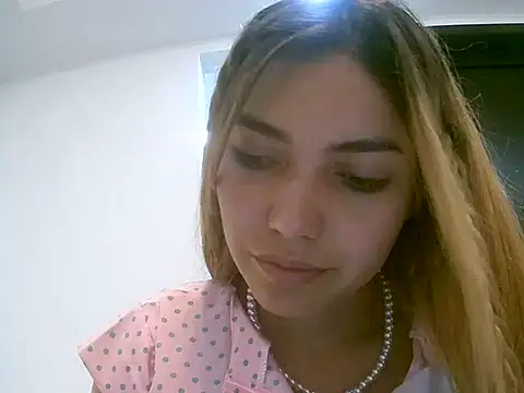 VittoriaTaylor online show from February 14, 7:14 pm