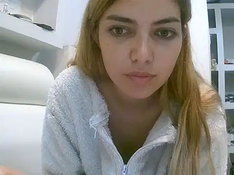 VittoriaTaylor online show from February 14, 3:18 am