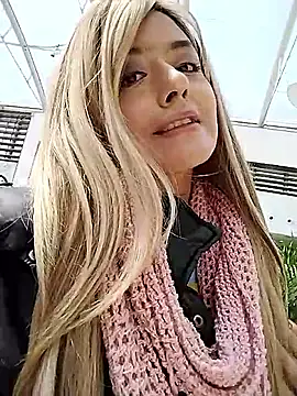 monicavictoria1301 online show from May 12, 1:06 pm