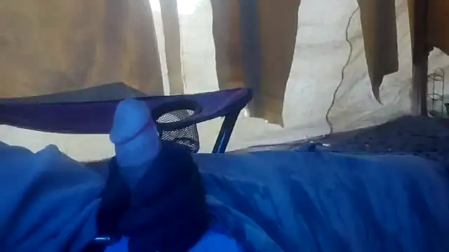 Snapshot of bwcbeat83 chatting on October 2, 1:09 am bwcbeat83 online show from October 2, 1:09 am