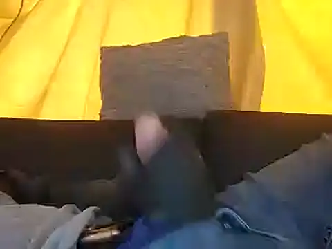 Snapshot of bwcbeat83 chatting on March 14, 11:11 pm bwcbeat83 online show from March 14, 11:11 pm