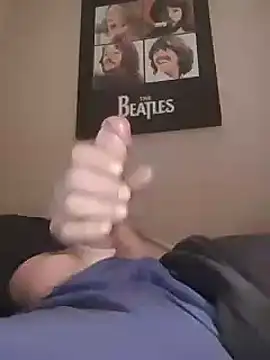 Snapshot of bwcbeat83 chatting on March 7, 7:52 am bwcbeat83 online show from March 7, 7:52 am