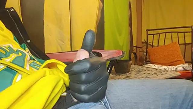 bwcbeat83 online show from February 22, 1:35 pm