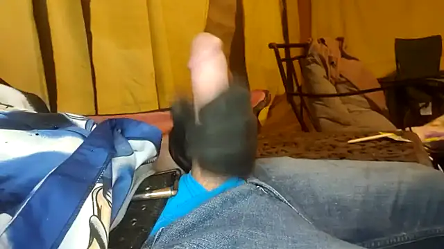 Snapshot of bwcbeat83 chatting on November 29, 7:08 am bwcbeat83 online show from November 29, 7:08 am