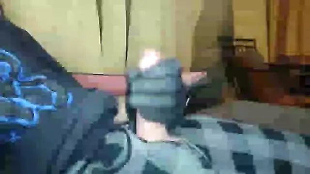 Snapshot of bwcbeat83 chatting on October 25, 7:40 am bwcbeat83 online show from October 25, 7:40 am