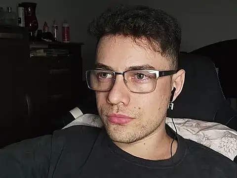 Dyllan   online show from October 25, 2:11 am