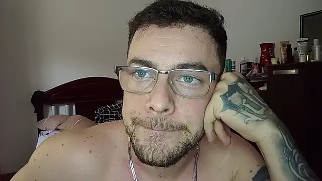 Dyllan   online show from May 26, 2:15 pm