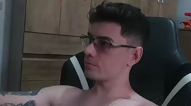 Dyllan   online show from January 25, 7:07 pm