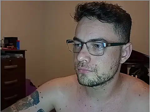 Dyllan   online show from April 16, 1:06 am