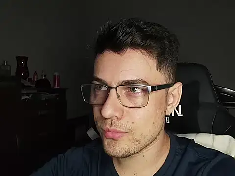 Dyllan   online show from October 28, 2:01 am