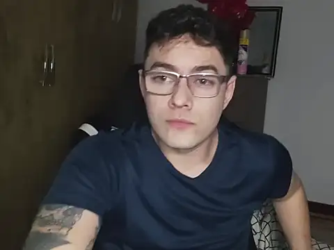 Dyllan   online show from October 12, 2:24 am