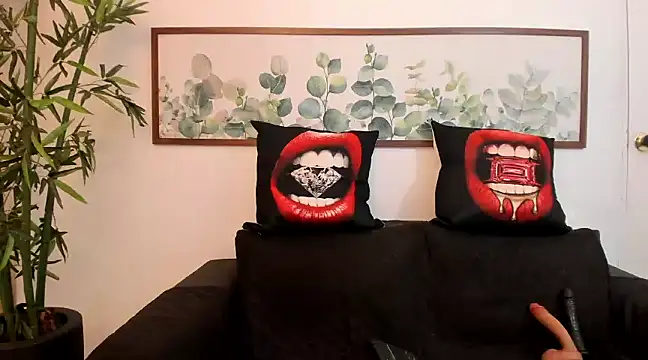 Snapshot of NicolettaLima chatting on March 5, 8:21 pm NicolettaLima online show from March 5, 8:21 pm