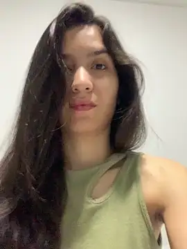 Snapshot of Bella_still chatting on September 25, 1:06 pm Bella still online show from September 25, 1:06 pm