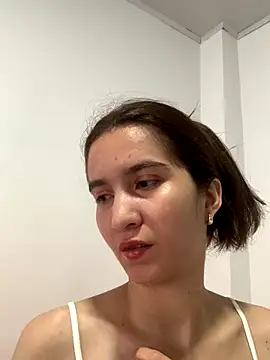 Bella still online show from January 6, 1:15 pm