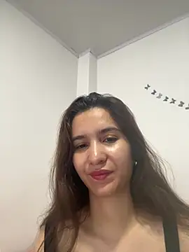 Bella still online show from April 22, 1:07 pm