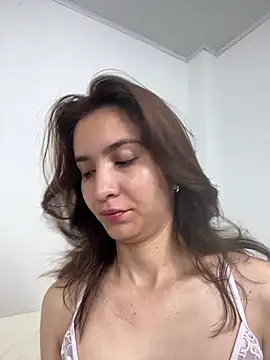 Snapshot of Bella_still chatting on June 26, 2:01 pm Bella still online show from June 26, 2:01 pm