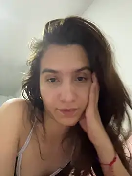 Bella still online show from April 3, 1:34 am