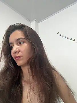 Bella still online show from February 12, 1:44 pm