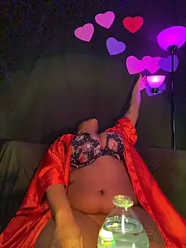 xoxoHotCoCo online show from February 24, 12:39 pm