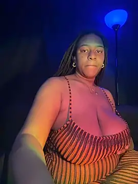 xoxoHotCoCo online show from March 22, 11:56 am