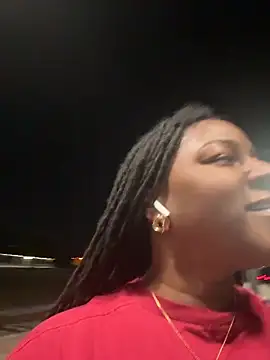 xoxoHotCoCo online show from April 13, 12:58 am