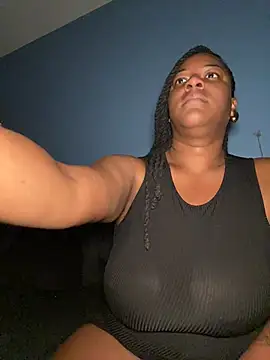 xoxoHotCoCo online show from May 26, 8:45 am