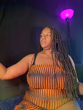 xoxoHotCoCo online show from June 18, 11:59 am