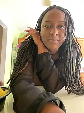 xoxoHotCoCo online show from April 22, 4:58 pm