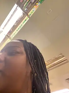 xoxoHotCoCo online show from April 23, 1:35 pm