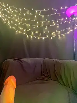 xoxoHotCoCo online show from January 9, 3:41 pm