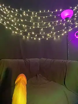 xoxoHotCoCo online show from January 5, 6:00 pm