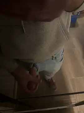 Snapshot of Klaus298 chatting on December 2, 8:38 am Klaus298 online show from December 2, 8:38 am