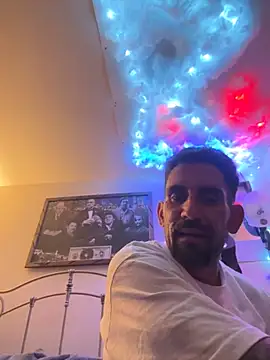 hornycouple818 online show from November 9, 5:33 am