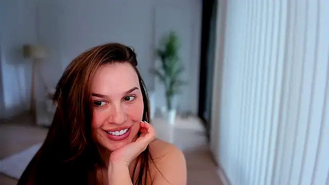 Snapshot of GoddessRoxana chatting on February 26, 11:11 am GoddessRoxana online show from February 26, 11:11 am
