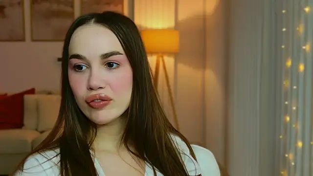 Snapshot of GoddessRoxana chatting on December 16, 1:48 pm GoddessRoxana online show from December 16, 1:48 pm