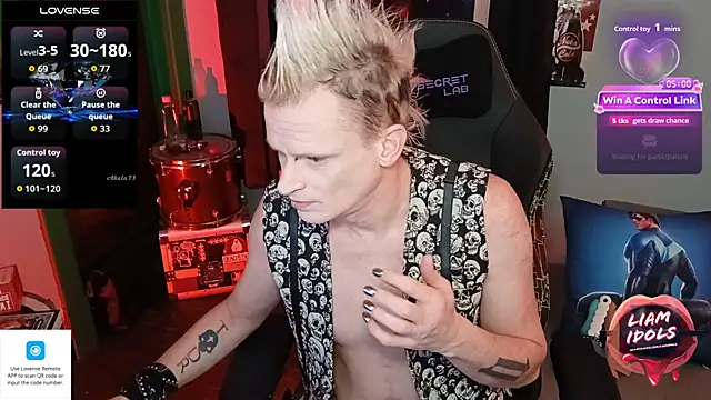 Snapshot of LiamIdols chatting on February 26, 11:27 pm LiamIdols online show from February 26, 11:27 pm