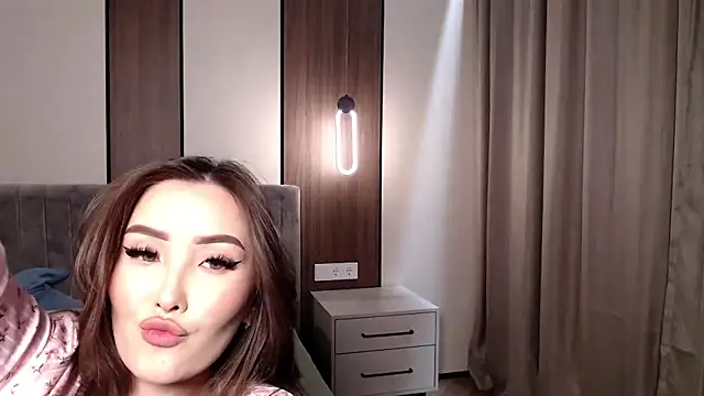 mystiksirenn online show from November 13, 4:00 pm