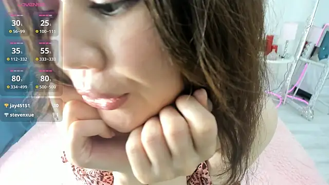 novaaskyy online show from May 11, 2:45 pm