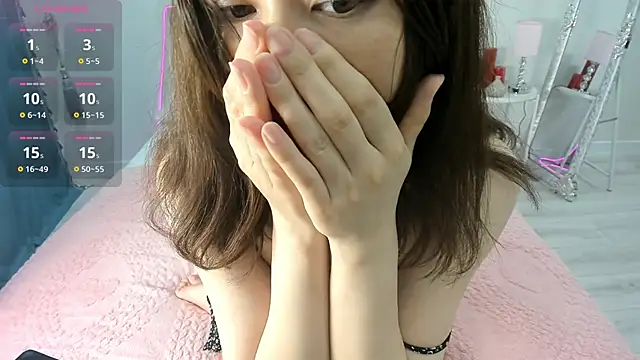 novaaskyy online show from May 12, 2:23 pm