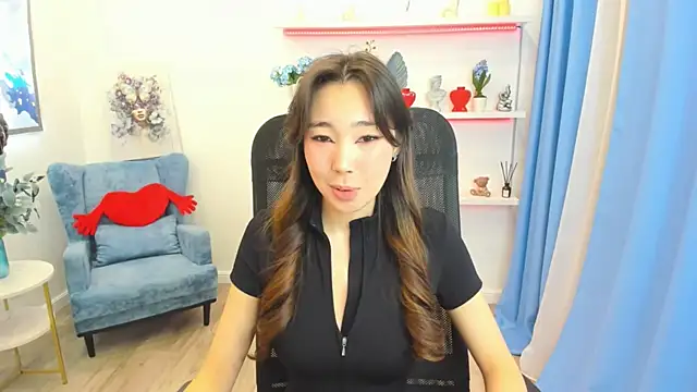 AnnaReyla online show from February 6, 2:29 am