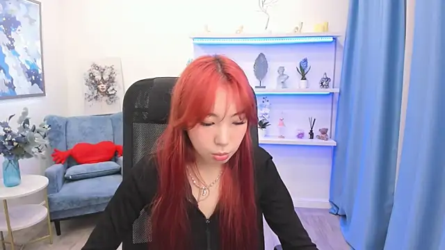 AnnaReyla online show from April 9, 7:20 pm