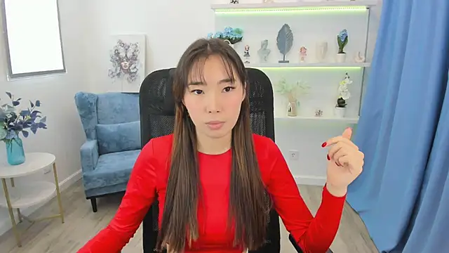 AnnaReyla online show from October 10, 7:25 pm