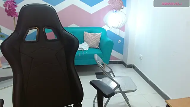Snapshot of miss_honey01 chatting on March 12, 11:22 pm miss honey01 online show from March 12, 11:22 pm