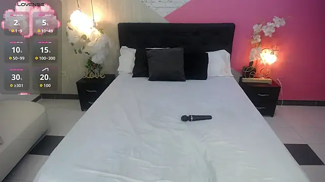 Snapshot of miss_honey01 chatting on October 11, 11:39 pm miss honey01 online show from October 11, 11:39 pm