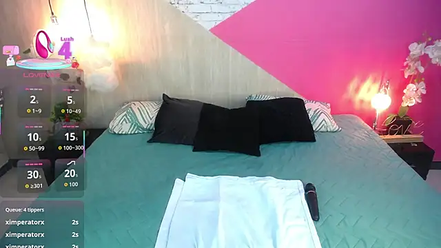 Snapshot of miss_honey01 chatting on October 14, 11:25 pm miss honey01 online show from October 14, 11:25 pm