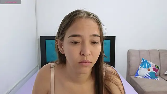Snapshot of SERAFINA_ chatting on March 31, 7:32 am SERAFINA online show from March 31, 7:32 am