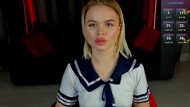 Snapshot of MilaFink chatting on February 20, 8:03 pm MilaFink online show from February 20, 8:03 pm