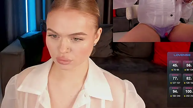 Snapshot of MilaFink chatting on February 22, 2:19 pm MilaFink online show from February 22, 2:19 pm